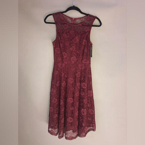 NWT Dressystar Floral Sheer Neckline Lace Dress Sz XS - Picture 4 of 8